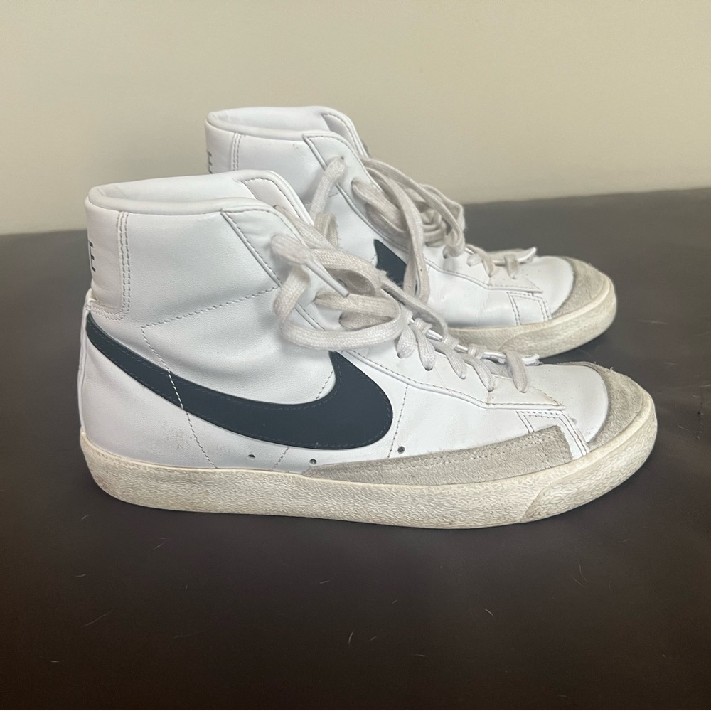 Nike Blazer ‘77 women’s size 9